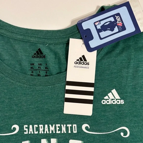 Sacramento Kings Tee NWT - XL - Picture 2 of 3